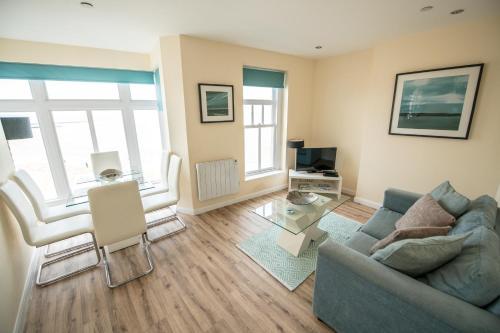 Beachfront sea-view apartments, peaceful & tranquil coastal escape, central location, 1 minute to the beach, uninterrupted sunset views, managed by Buoy and Oyster