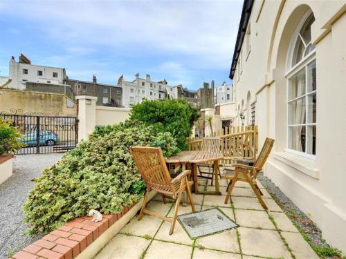 Peaceful Holiday Home near the beach in Brighton