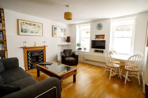 Central Courtyard Apartment