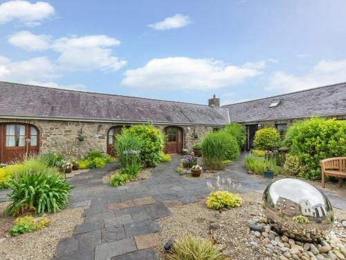 Charming holiday home in Haverfordwest with Barbecue