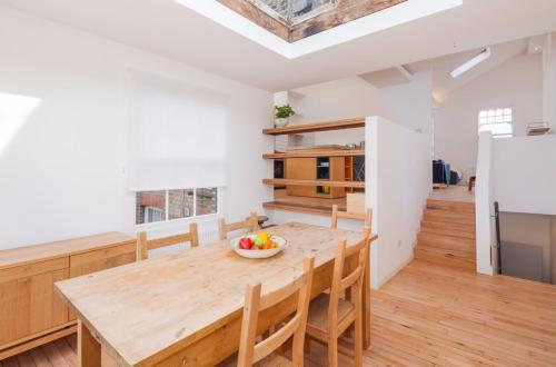 Stunning 2Bed Home with 2 Balconies in Camberwell