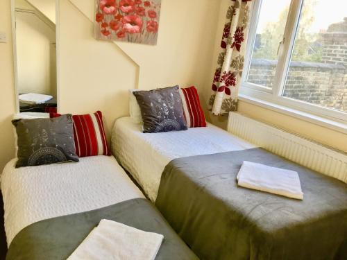 London Deluxe Loft Apartment with Shower, London, London