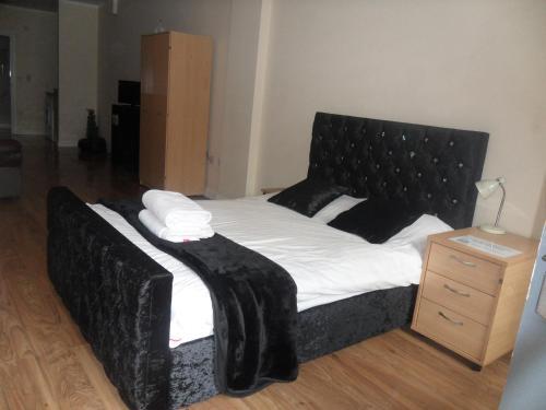 KG Short Stay Express Luxury Apartments, Leicester, Leicestershire