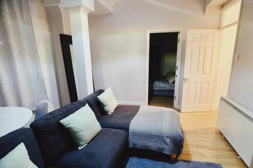 3 Bed City Centre Serviced Apartment - Sleeps 7