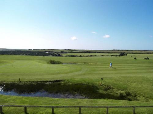 Apartment Golfer View-1