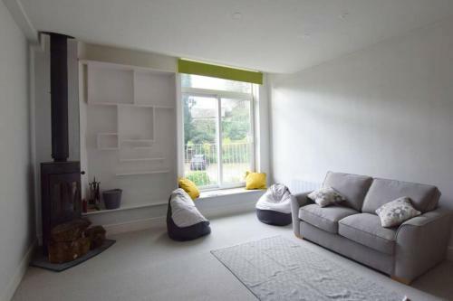 Halwell House - A Spacious Quiet Apartment, Kingsbridge, Devon