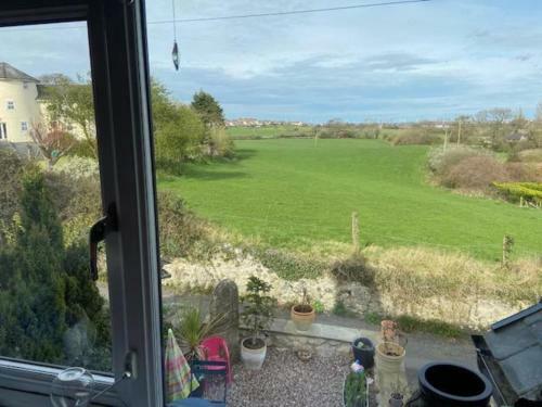 2 Bed COTTAGE - Idyllic Views - Village Location