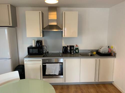 smooth 2 bed city centre apartment