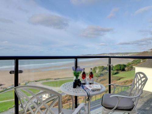 Apartment Flat 28 Clifton Court, Croyde, Devon