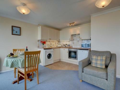 Apartment Flat 30 Clifton Court, Croyde, Devon