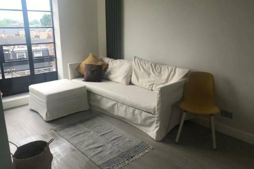 Newly Decorated & Bright Studio Flat in Centre, London, London