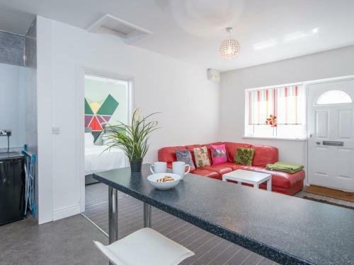 Pass the Keys Modern & Light 2 bedroom apartment in Canton, Cardiff, Glamorganshire