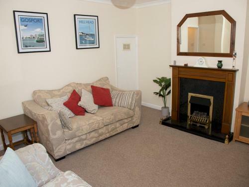 Pass the Keys 3Bed Family Home with Direct water access, Sleeps 6