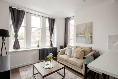 Vibrant Art Deco Inspired Serviced Apartment, Glasgow, South Lanarkshire