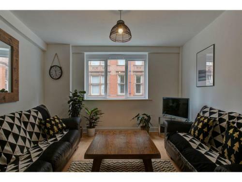 Delightful & spacious 3BD apt for 6, Central MCR!, Manchester, Greater Manchester