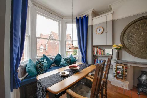 Beautiful spacious Victorian flat Central Southsea