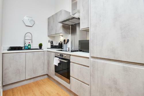 PENTHOUSE APARTMENT NEAR LEEDS CITY CENTRE