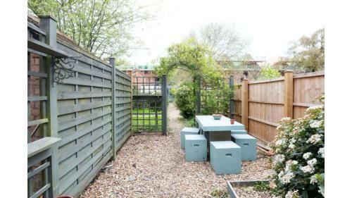 Pass the Key Stunning Period Townhouse with Garden Oxford