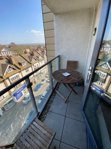 Woking Stylish and Modern 2 bedroom Apartment