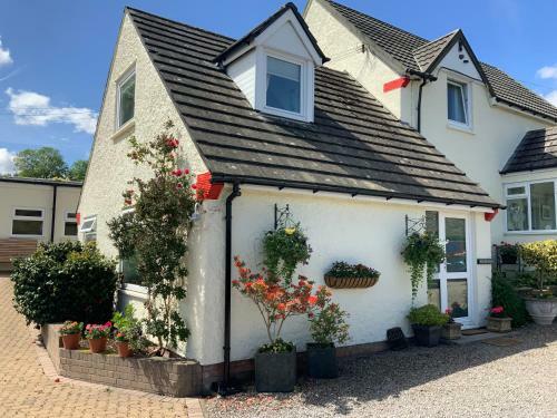 LLanwenarth Cottage a beautiful place to just be., Abergavenny, Monmouthshire