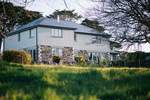 Remarkable 5-Bed House in Countryside near Newquay, Newquay, Cornwall