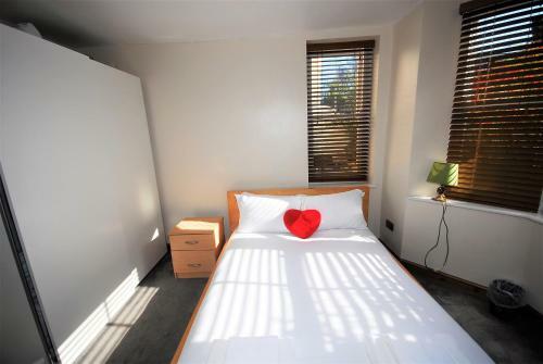 Cosy & bright 1bed flat 5 mins from the station!