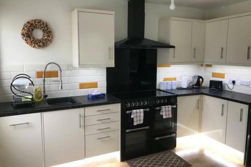 GREENHILL GETAWAY - 2 Bedroom Newly Refurbished house