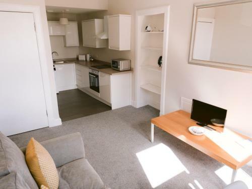 Pass the Keys Bright 1 Bed Flat next to Byres Road