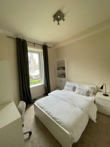 Beautiful 2 Bedroom Apartment- Prime location, Aberdeen centre