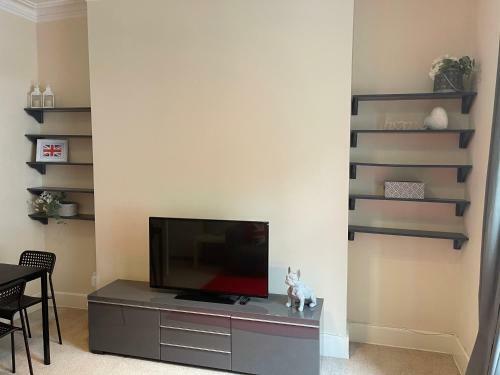 Beautiful 2 Bedroom Apartment- Prime location, Aberdeen centre