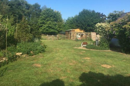 Padley Snug with private courtyard garden