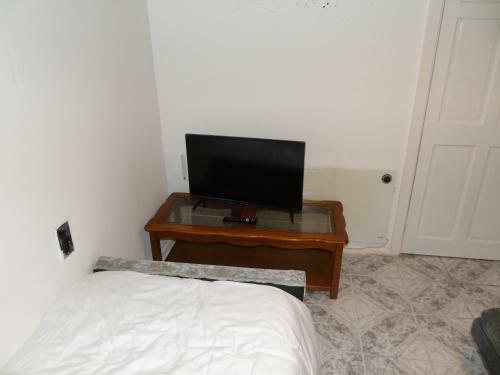 Abercarn 2 Bed Apartment, Manchester, Greater Manchester