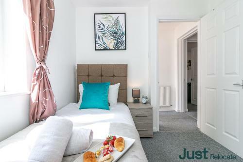 JustRelocate - Lime Walk 2 Bed Apartment With Private Parking And Workspace In Town Centre Of Oxford!