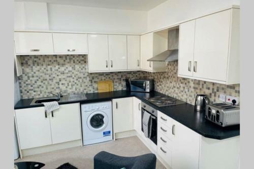 2 Bed City Centre Modern Apartment