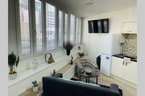 2 Bed City Centre Modern Apartment