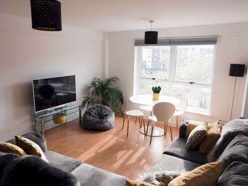 Pass the Keys 2 Bedroom Apartment in Heart of City Centre Glasgow