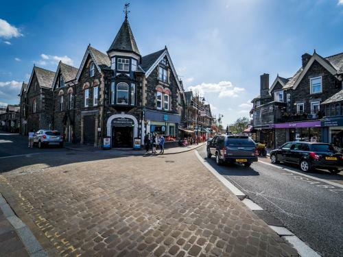 Pass the Keys Cosy Victorian Family Home in Central Windermere