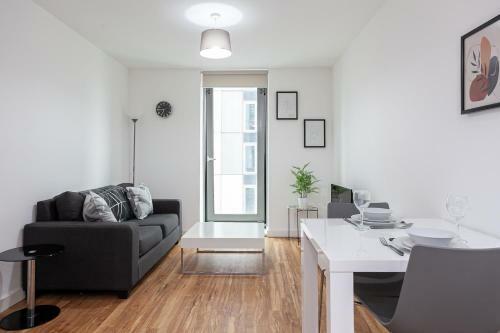 A Modern and Trendy 1 Bed Apartment in Media City, Manchester, Greater Manchester