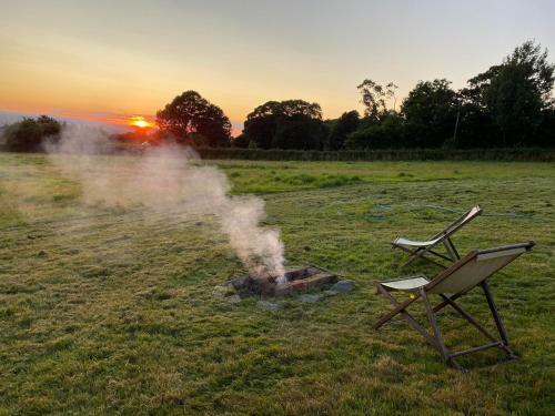 Boutique Bell Tent- Camp Quiet Mountain North Wales