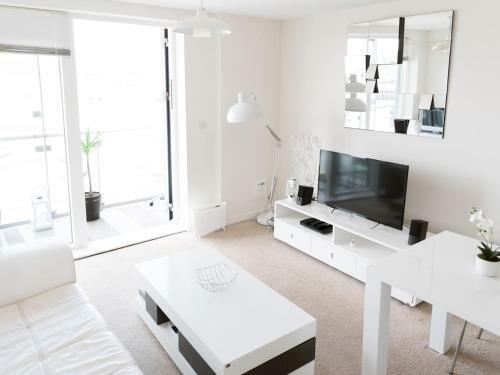 Pass the Keys Bright, Modern 1bedroom Apartment Glasgow Harbour