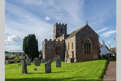 Church View, Poltimore