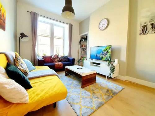 West End, 3 bedroom apt, close to SEC, Hydro, City Centre and motorway