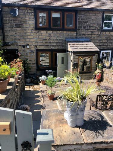 Cosy quirky 3 Bed Cottage in Haworth