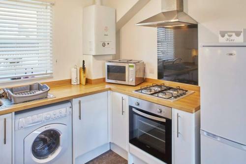 2 bed flat in the heart of Brixham with complimentary parking permit