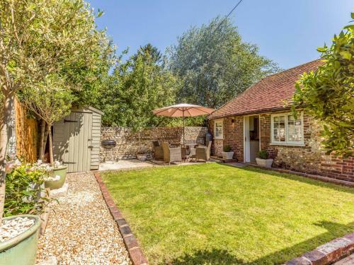 Pass the Keys Charming Cottage with pretty Private Garden