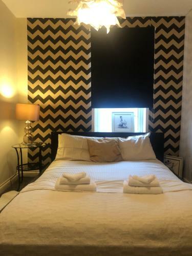 Exclusive rooms in a beautiful home - big grups, Bristol, Bristol