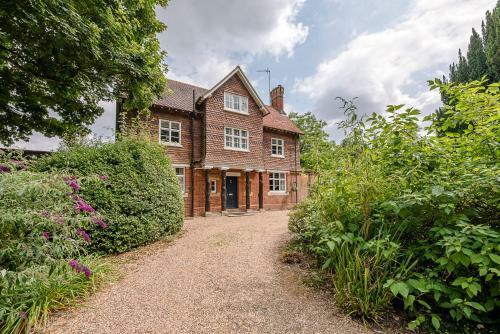 Gardener's Cottage in Nowton Park, Bury St Edmunds - Air Manage Suffolk