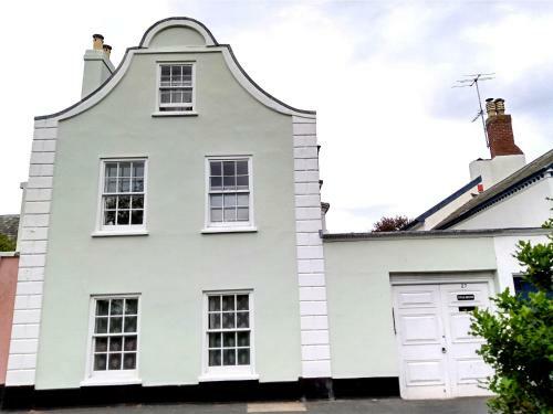 17th century merchants house directly on the river Exe