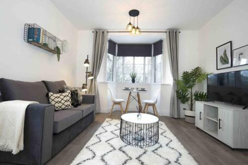 Bright stylish apartment+ Pavilion garden view, Brighton, East Sussex