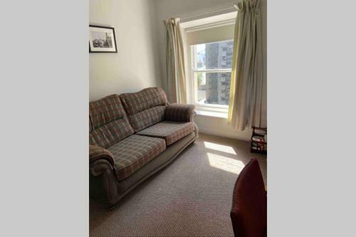 2 Bedroom Central Apartment with Private Parking (Shared Kitchen) Portrush